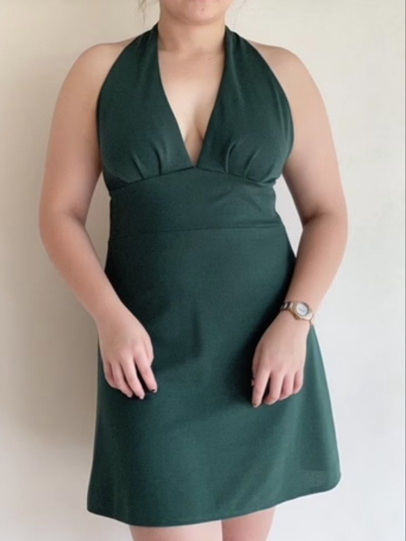 Green Halter Backless V Neck Mini Dress (Category: Dresses) located in Manila. Submitted by jillibeans (Listing ID 1468395899, Image 3). Description: • Never been used • L-XL on tag, garterized (but fits best L frames).