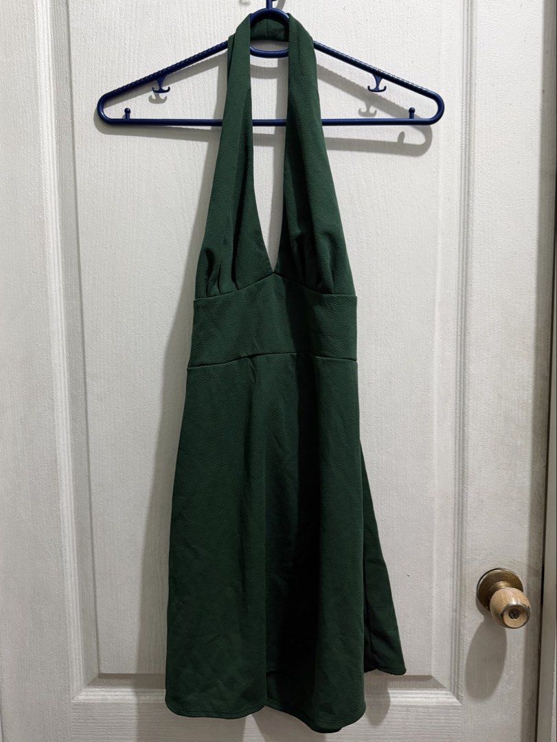 Green Halter Backless V Neck Mini Dress (Category: Dresses) located in Manila. Submitted by jillibeans (Listing ID 1468395899, Image 1). Description: • Never been used • L-XL on tag, garterized (but fits best L frames).