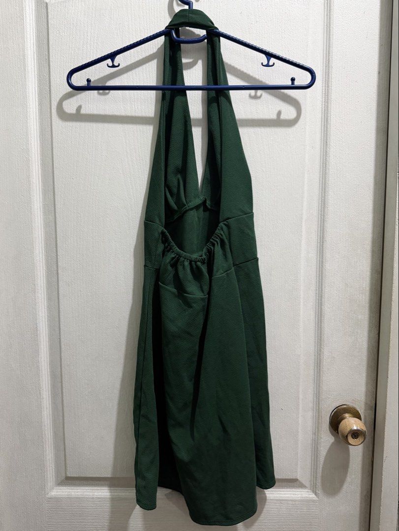 Green Halter Backless V Neck Mini Dress (Category: Dresses) located in Manila. Submitted by jillibeans (Listing ID 1468395899, Image 2). Description: • Never been used • L-XL on tag, garterized (but fits best L frames).