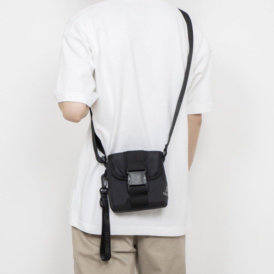 GREGORY Jawbreaker Shoulder Pouch (Category: Sling Bags) located in Bauang. Submitted by thriftypockets92 (Listing ID 1468484681, Image 2). Description: .