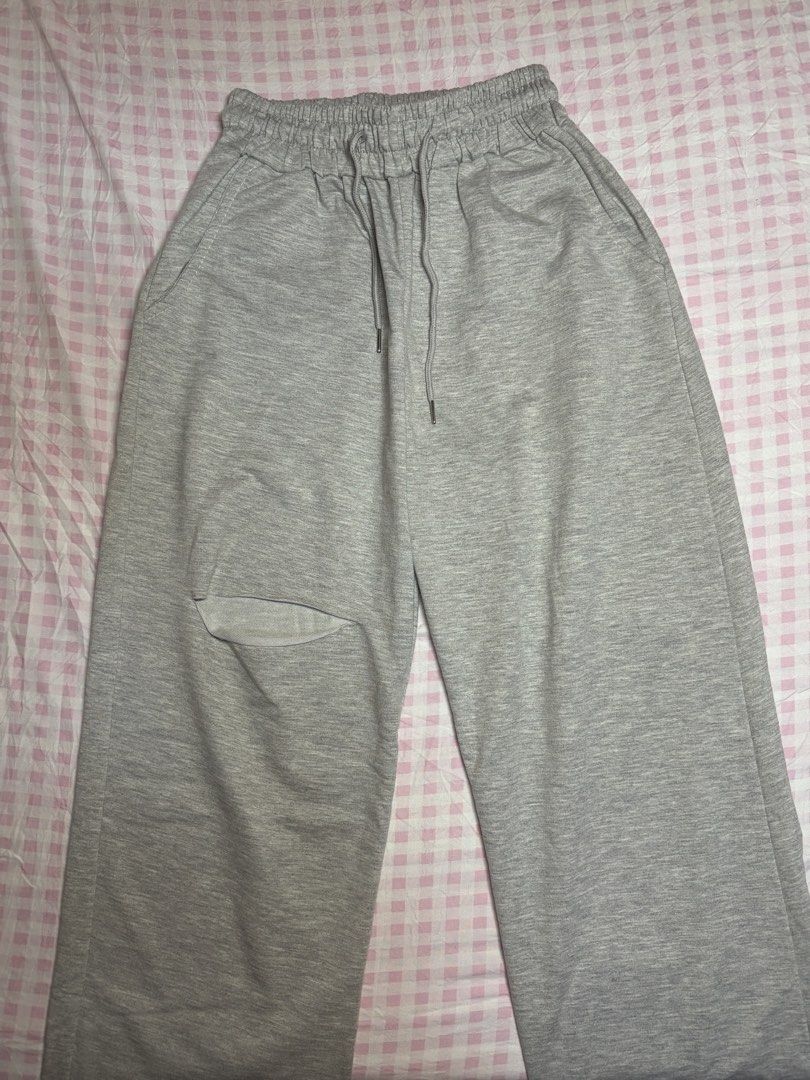 Grey Sweatpants - Garterized (Category: Other Bottoms) located in San Juan City. Submitted by angel_aura_archive (Listing ID 1468348712, Image 2). Description: - Worn once - For your reference my wasteline is 30 and kasya sya sakin - Free size with garter - All of the details are here n po so pls matuto po magbasa and no to low bailers!! I can give discount if marami po kukunin. They are not from ukay and they are from my personal collection from