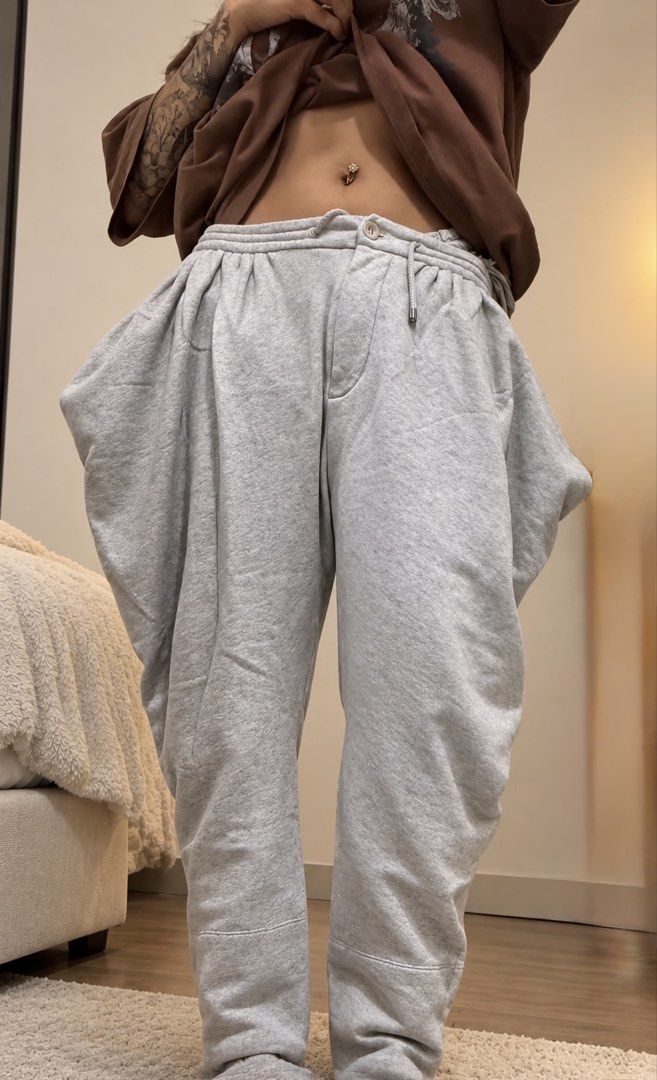 grey Jogger pants/small-med (Category: Activewear) located in Pasay City. Submitted by bellita_05 (Listing ID 1468290771, Image 3). Description: .