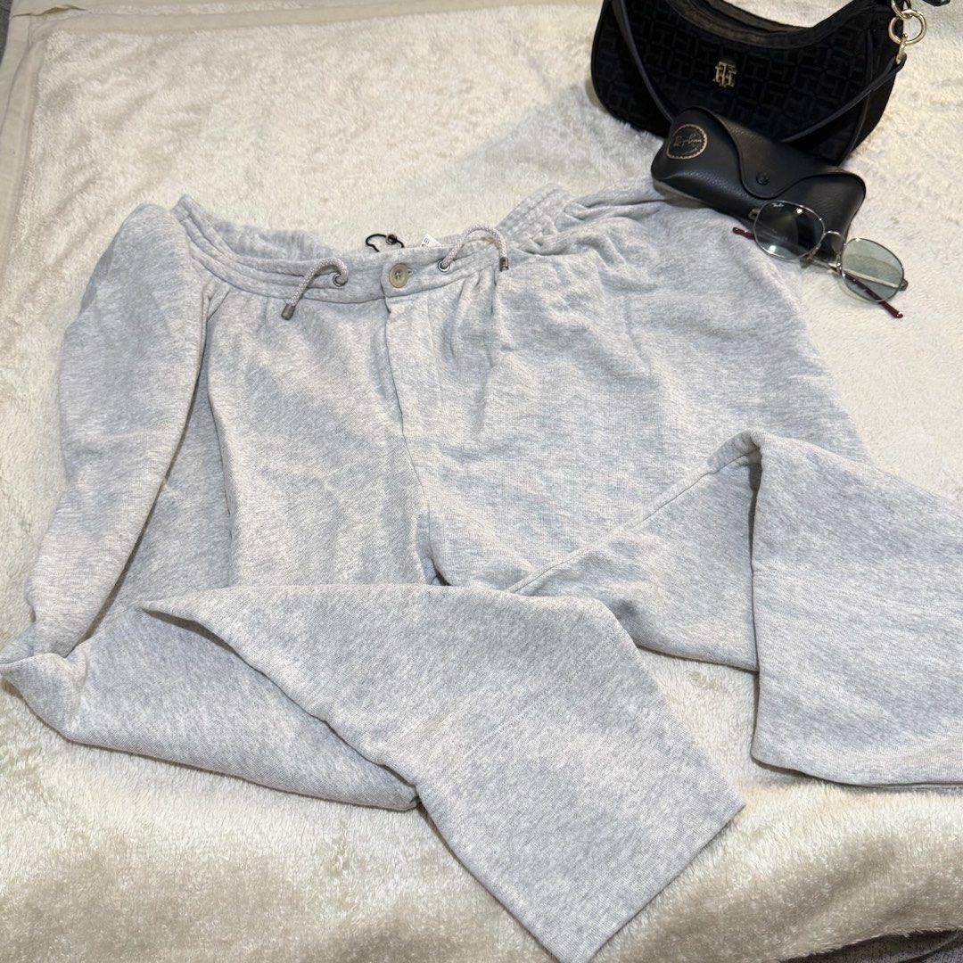 grey Jogger pants/small-med (Category: Activewear) located in Pasay City. Submitted by bellita_05 (Listing ID 1468290771, Image 1). Description: .