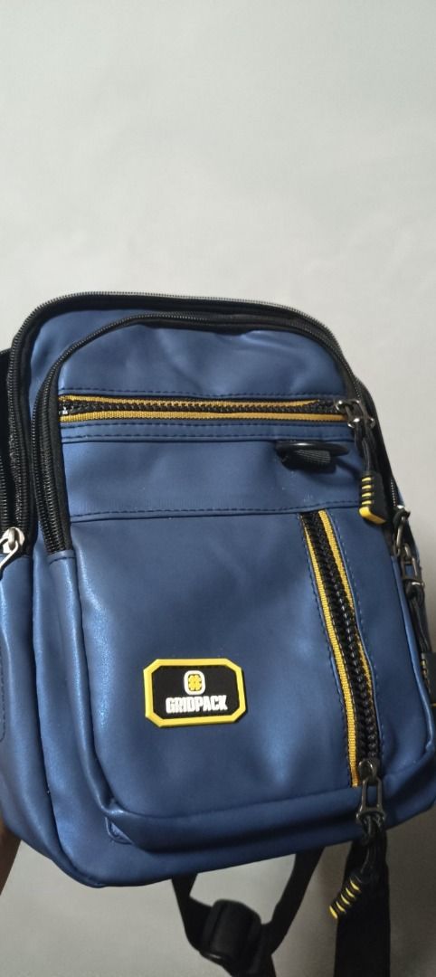 Gridpack Chest Sling Bag (Category: Sling Bags) located in Pasig City. Submitted by sidrouf (Listing ID 1468298223, Image 1). Description: can fit 9-10 inch tablets pm me for more info cainta, rizal location.