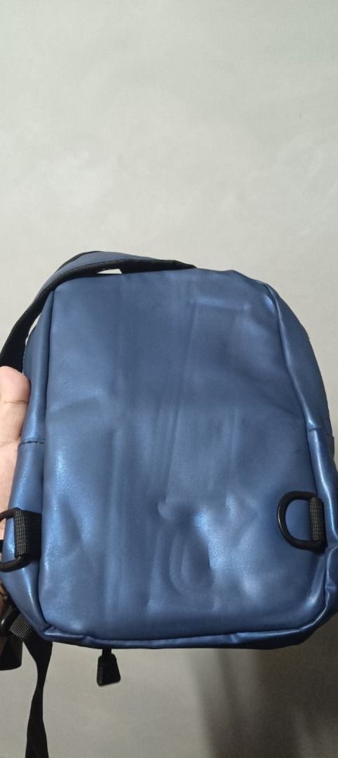 Gridpack Chest Sling Bag (Category: Sling Bags) located in Pasig City. Submitted by sidrouf (Listing ID 1468298223, Image 2). Description: can fit 9-10 inch tablets pm me for more info cainta, rizal location.