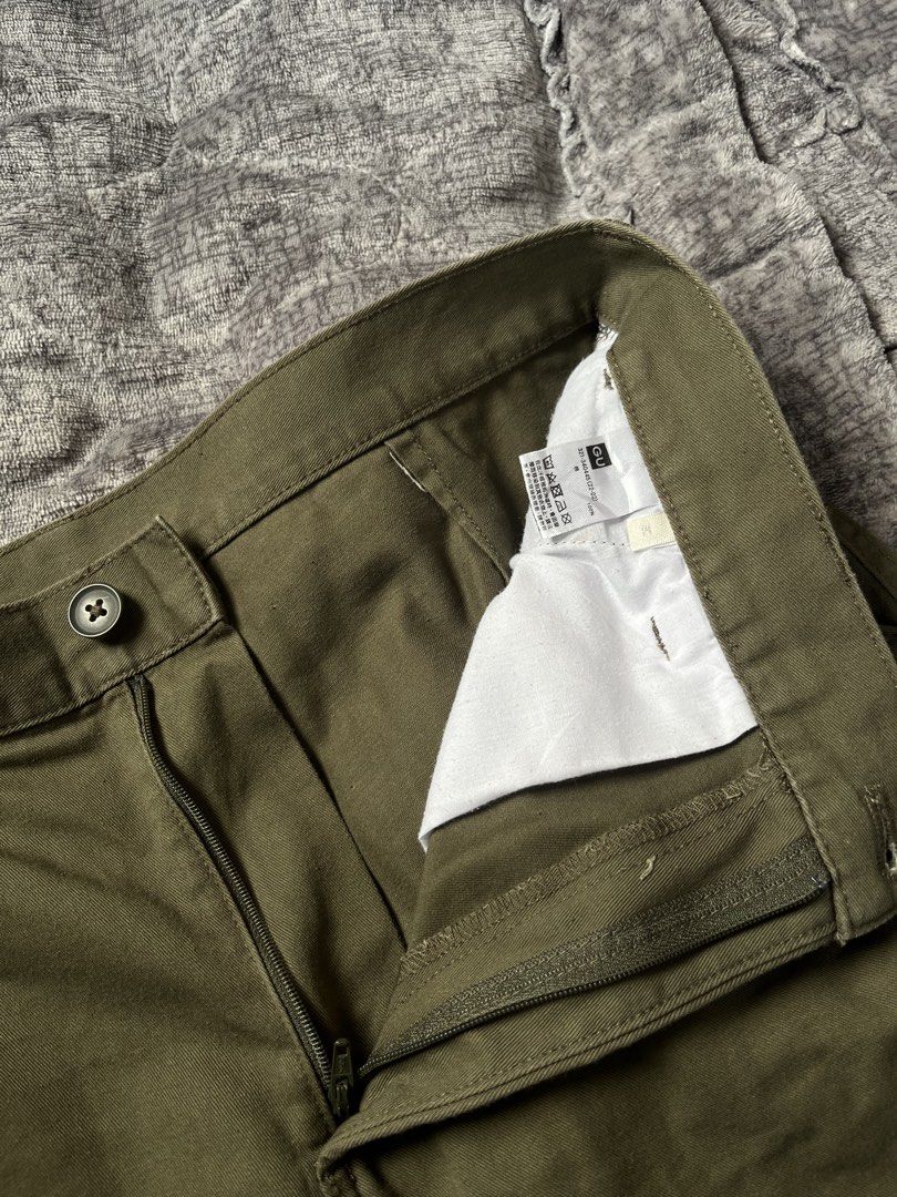 Gu (Category: Shorts) located in Davao. Submitted by hev-adi (Listing ID 1468307987, Image 3). Description: Gu 34x18 Excellent 🏷️450.