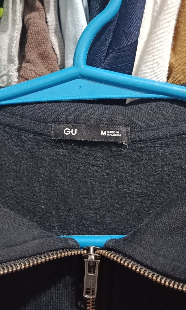 GU / UNIQLO QZIP (Category: Coats, Jackets and Outerwear) located in Jaen. Submitted by vinzyrus217291 (Listing ID 1468441447, Image 2). Description: preloved 22x25.