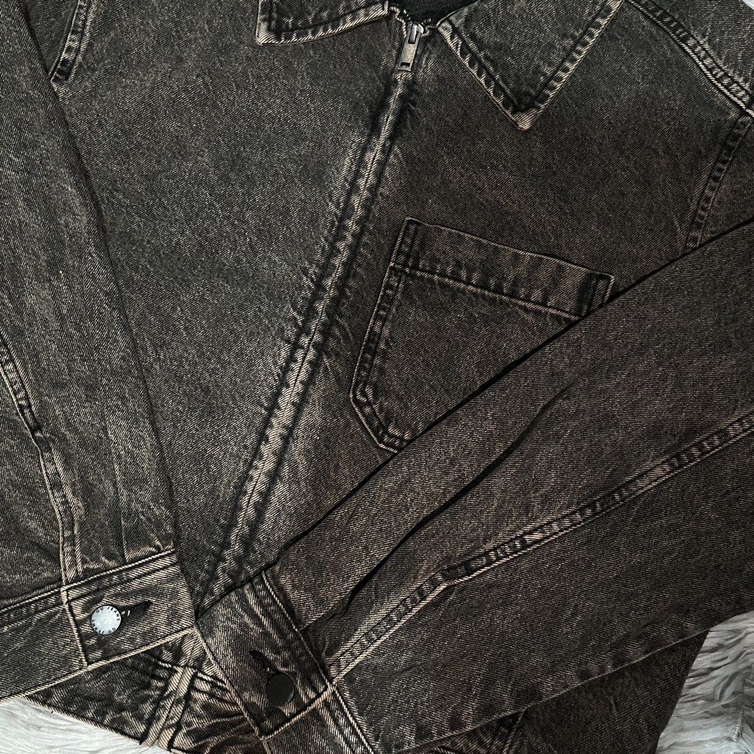 GU Brown Denim Zip Up Jacket (Category: Coats, Jackets and Outerwear) located in Caloocan City. Submitted by kaeleinn (Listing ID 1468405783, Image 3). Description: GU Brown Denim Zip Up Jacket 23" width 22" length excellent condition, boxy fittings 1300 + sf 📥.