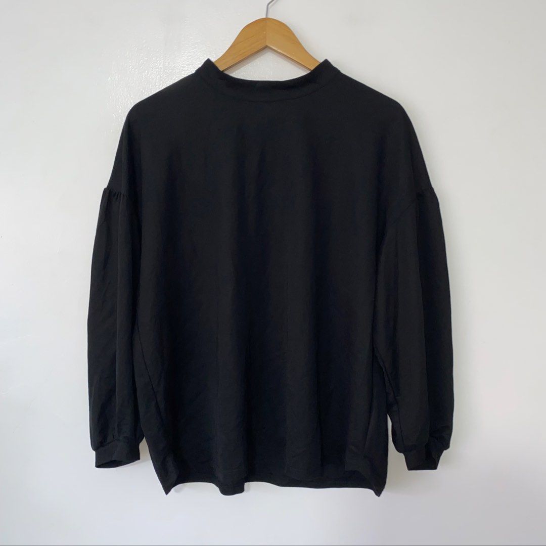 GU BY UNIQLO drape top (Category: Blouses) located in San Jose del Monte. Submitted by mamiracky (Listing ID 1468360983, Image 1). Description: Last price posted In good condition No flaws No when worn .