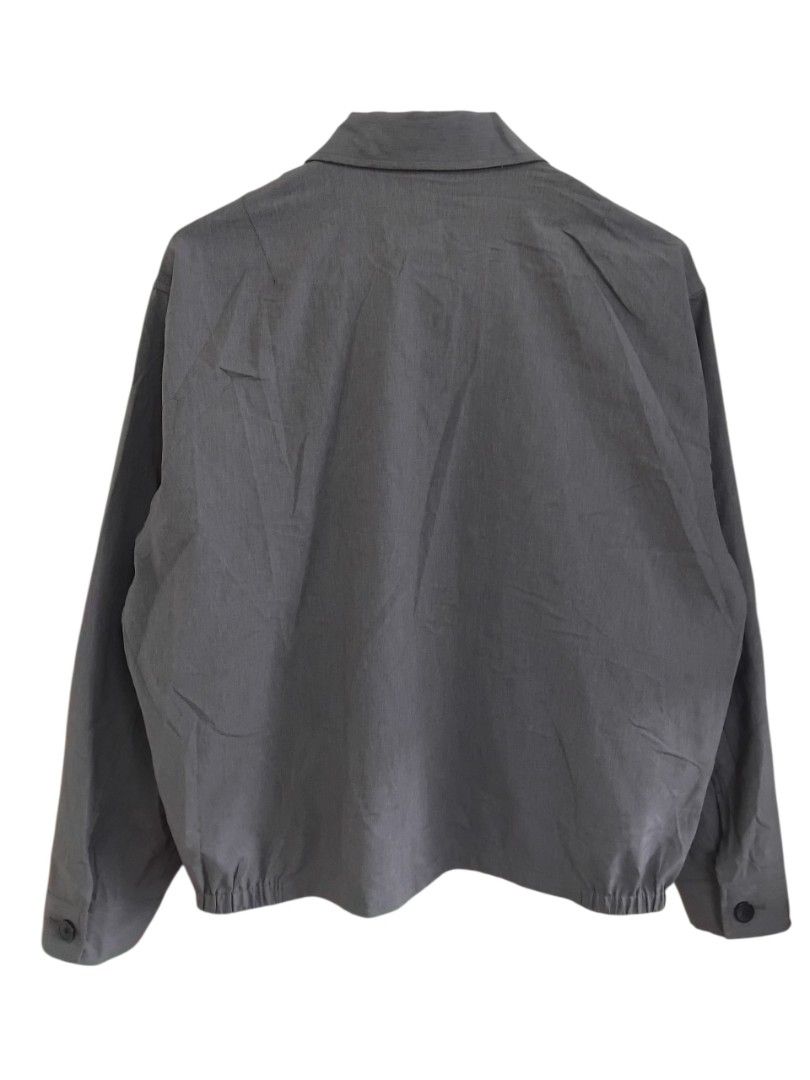 GU by UNIQLO Dry Zip Up Blouson Work Jacket (Category: Coats, Jackets and Outerwear) located in Pasig City. Submitted by hustlexcurate (Listing ID 1468335032, Image 3). Description: GU by UNIQLO Dry Zip Up Blouson Work Jacket Size S on tag fits MEDIUM Boxy Dimensions: 22X25.