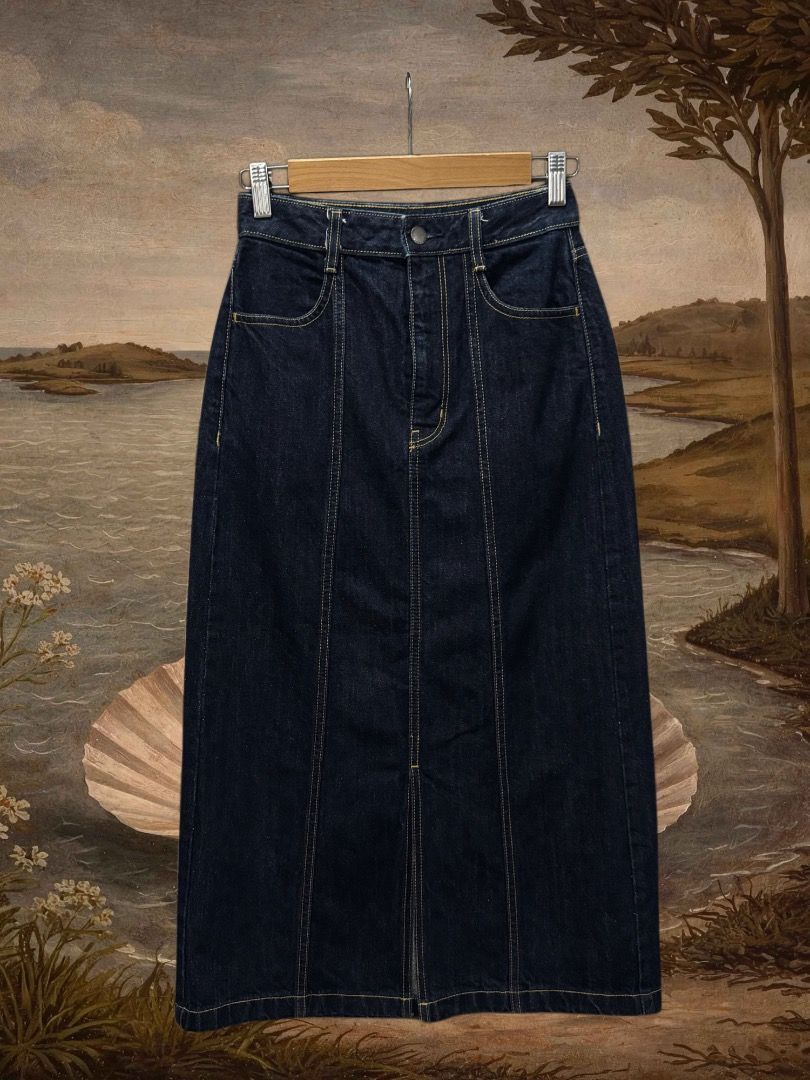 GU front slit denim midi skirt (Category: Activewear) located in Dasmarinas. Submitted by thrifteefinds (Listing ID 1468389579, Image 1). Description: GU front slit denim midi skirt Size: S 24-25WL 32L Excellent condition M/Mine: 550 DM: Name | Contact | Address & Brgy Please comment MINE only if you’re 100% sure and ready to pay. No return or exchange .