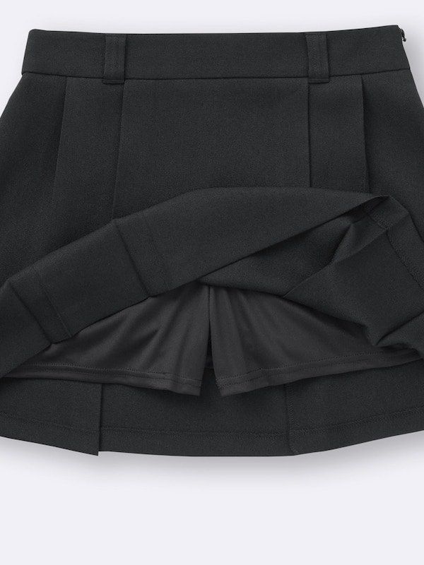 Gu pleated skort (Category: Shorts) located in Quezon City. Submitted by swift_kenjie (Listing ID 1468294369, Image 3). Description: Gu by Uniqlo pleated skort 30-31 L on tag super ganda nito very good condition (color may vary due to lighting) -Preloved and Trifted. These are all handpicked so expect very good to like new condition -Miners via pm is allowed Mine now pay now (First to pay gets the item) -Gcash payment only (Payment 1st) -No reser