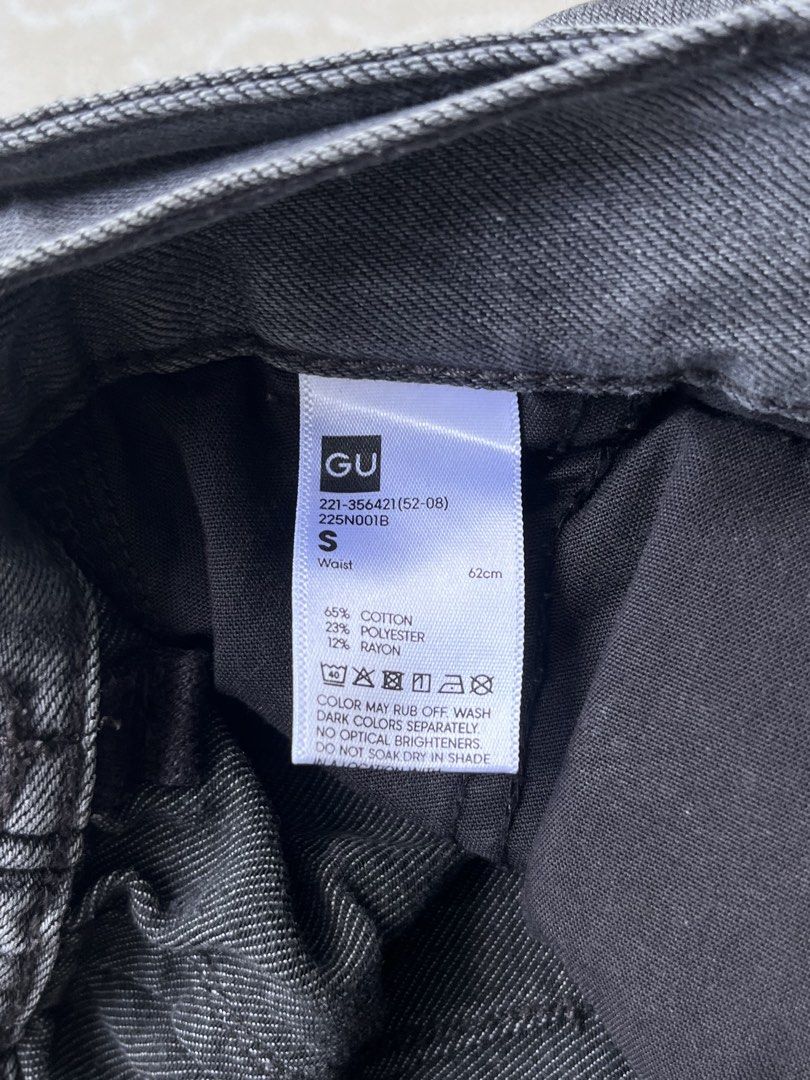 GU Wide-leg Pleated Pants (Category: Jeans) located in Los Banos. Submitted by theoldgoods_ (Listing ID 1468340859, Image 3). Description: GU Wide-leg Pleated Pants S on tag W: 26-28 inches L: 38 inches Leg opening: 10.5 inches 850 pesos + shipping fee MOP: Gcash (payment first) 📍Los Baños, Laguna.