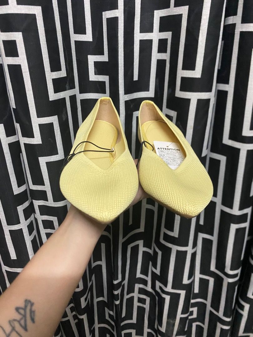 GU Yellow Flats (Category: Flats & Sandals) located in San Mateo. Submitted by prelovedstuffsbycha (Listing ID 1468446578, Image 2). Description: Brand New GU Yellow Flats Small (22.5cm).