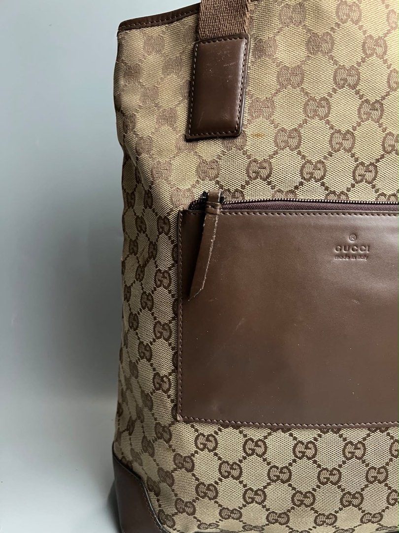 Gucci - GG Canvas - Tote Bag (Category: Luxury Bags & Wallets) located in San Pablo. Submitted by hiddenrygn (Listing ID 1468497242, Image 2). Description: Gucci - GG Canvas - Tote Bag Rank AB Minor signs of usage Still in excellent condition Authentic DM!.