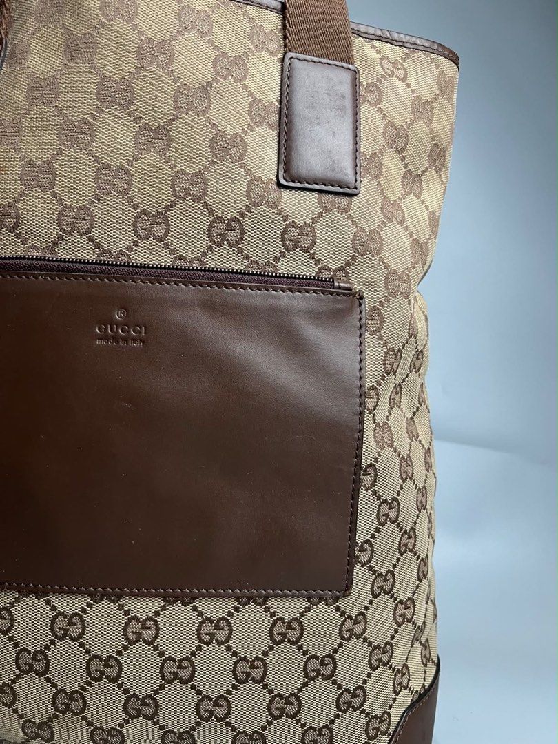 Gucci - GG Canvas - Tote Bag (Category: Luxury Bags & Wallets) located in San Pablo. Submitted by hiddenrygn (Listing ID 1468497242, Image 3). Description: Gucci - GG Canvas - Tote Bag Rank AB Minor signs of usage Still in excellent condition Authentic DM!.