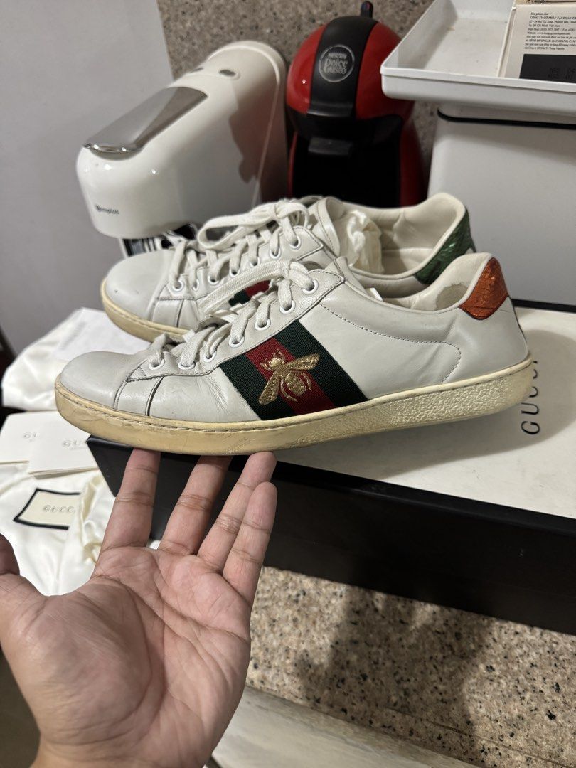Gucci Ace Bee Sneakers (Category: Sneakers) located in Quezon City. Submitted by rg1996 (Listing ID 1468453264, Image 3). Description: Gucci Ace Bee Sneakers Size 8.5G fits 9.5-10 With og box, dust bags, cards, and receipt Used, with authentication Guaranteed original 8k only Thanks!.
