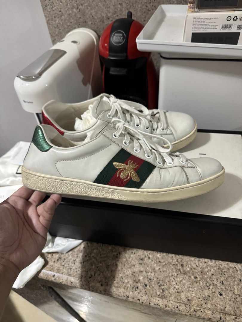 Gucci Ace Bee Sneakers (Category: Sneakers) located in Quezon City. Submitted by rg1996 (Listing ID 1468453264, Image 2). Description: Gucci Ace Bee Sneakers Size 8.5G fits 9.5-10 With og box, dust bags, cards, and receipt Used, with authentication Guaranteed original 8k only Thanks!.