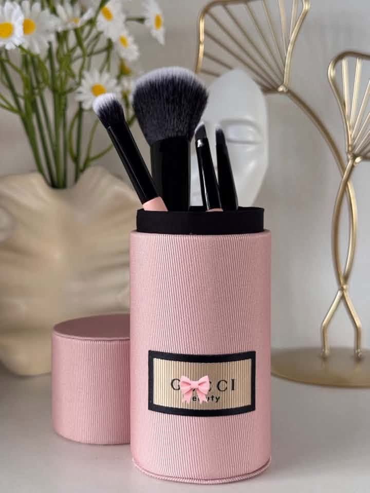 Gucci Brush Travel Set (Category: Makeup) located in Pasay City. Submitted by fortellebeauty.mnl (Listing ID 1468387411, Image 1). Description: GWP Gucci Brush Set Travel Set 💯 GUARANTEED AUTHENTIC. ✅ Ready for shipping/pick up 📩 SEND ME A DM IG&FB Page: @fortellebeauty.mnl.