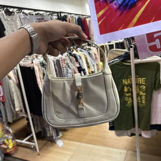 (Category: ) located in . Submitted by thriftyyali (Listing ID 1468373208, Image 1). Description: .