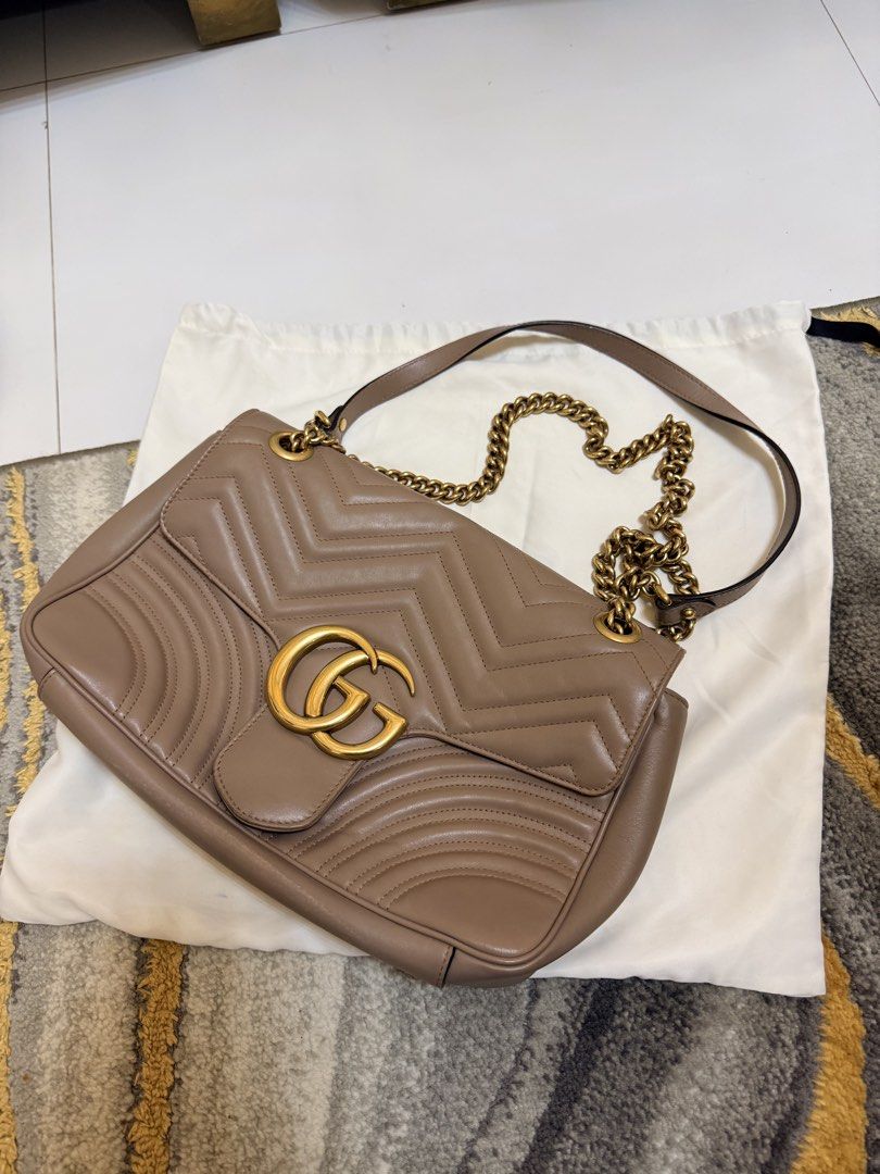 Gucci Marmont Matelasse Shoulder Bag (Category: Luxury Bags & Wallets) located in Quezon City. Submitted by ms.victoriaacuna (Listing ID 1468401537, Image 1). Description: .