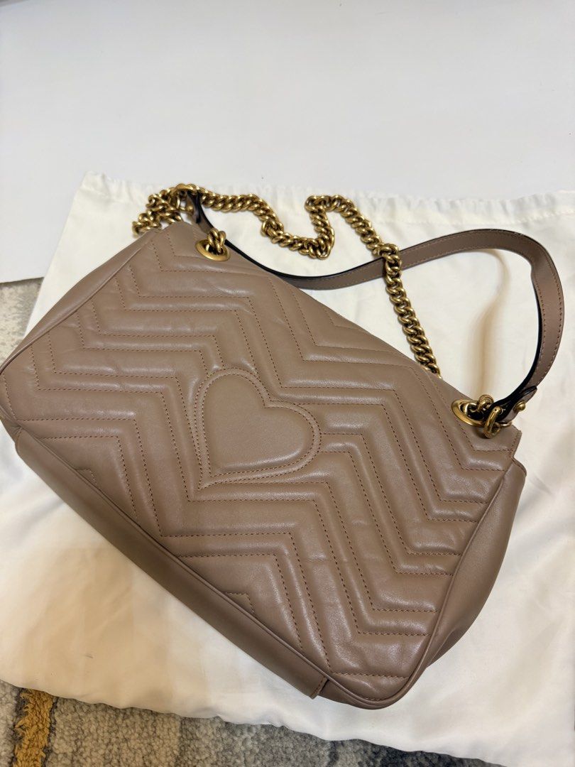 Gucci Marmont Matelasse Shoulder Bag (Category: Luxury Bags & Wallets) located in Quezon City. Submitted by ms.victoriaacuna (Listing ID 1468401537, Image 2). Description: .