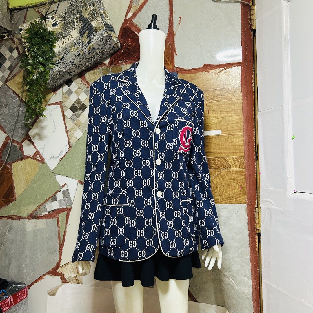 Gucci monogram blazer (Category: Luxury Apparel) located in Baguio. Submitted by kckc_luxury (Listing ID 1468405278, Image 2). Description: 🌸 TINY PINK SPOTS ARE LENS DAMAGE, NOT CLOTH STAINS ————————— ❗️KINDLY READ BEFORE MAKING AN OFFER❗️ LISTING DETAILS size:Large width x length (inches):22x28 condition: Good --- MOP: Gcash / BPI MOD: J&T / JRS LOCATION: Baguio City --- NOTE: • Manage your expectations • Photos did not go under any edit but c
