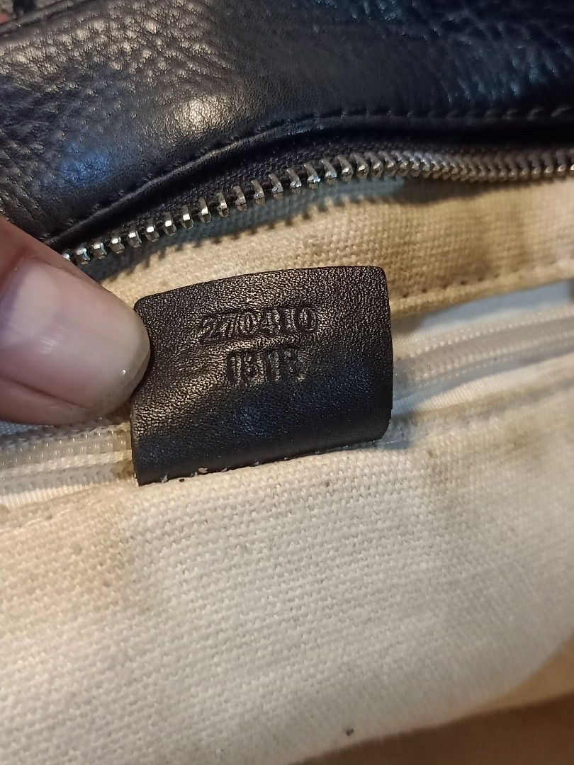 GUCCI SLING BAG (Category: Luxury Bags & Wallets) located in Iloilo. Submitted by ukaynizoee (Listing ID 1468429065, Image 3). Description: preloved bags but we'll loved pm is the key negotiable.