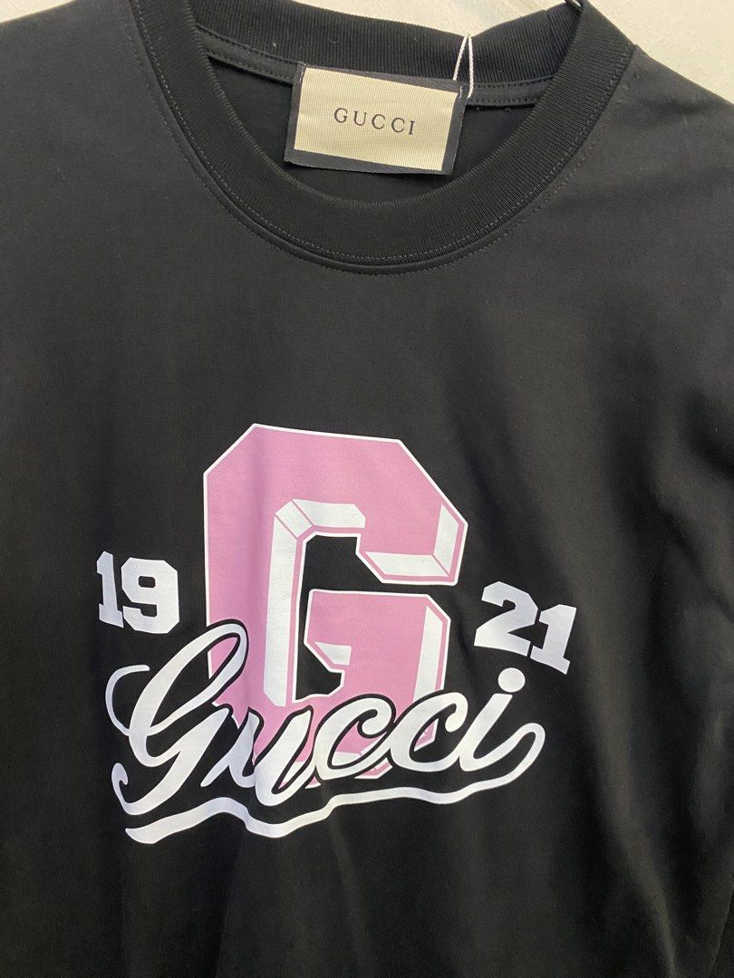 GUCCI SWEATER (Category: Luxury Apparel) located in Baguio. Submitted by lairdegawd_06 (Listing ID 1468462341, Image 2). Description: Dimes-22x28 S-M Excellent condition 10/10 color rate No flaw Complete tags Check photos for more details.