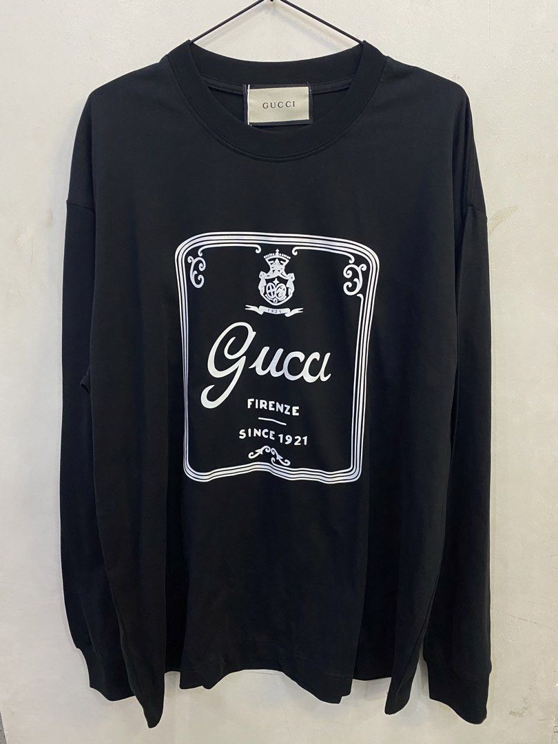 GUCCI SWEATER (Category: Luxury Apparel) located in Baguio. Submitted by lairdegawd_06 (Listing ID 1468462460, Image 1). Description: Dimes-25x30 Excellent condition 10/10 color rate No flaw Complete tags Check photos for more details.