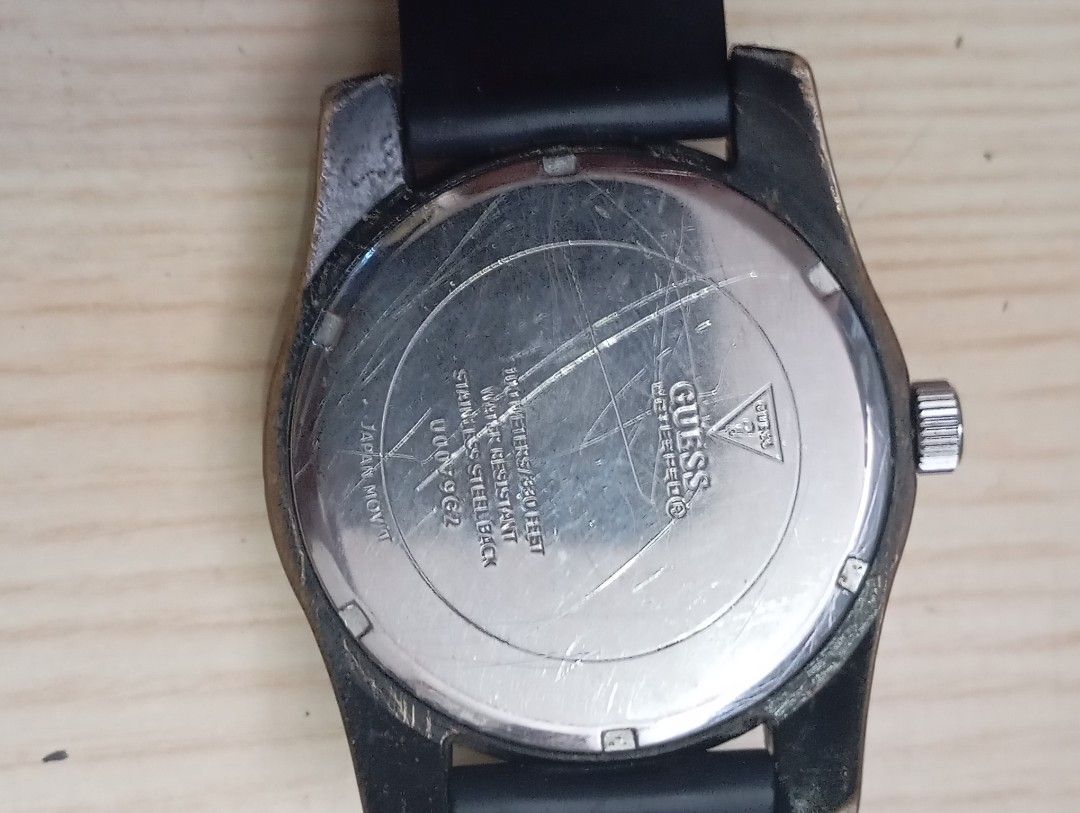 Guess (Category: Men's Watches) located in Las Pinas. Submitted by quick_deals_great_finds2 (Listing ID 1468347561, Image 3). Description: Original good working condition Quartz with battery 42mm large.