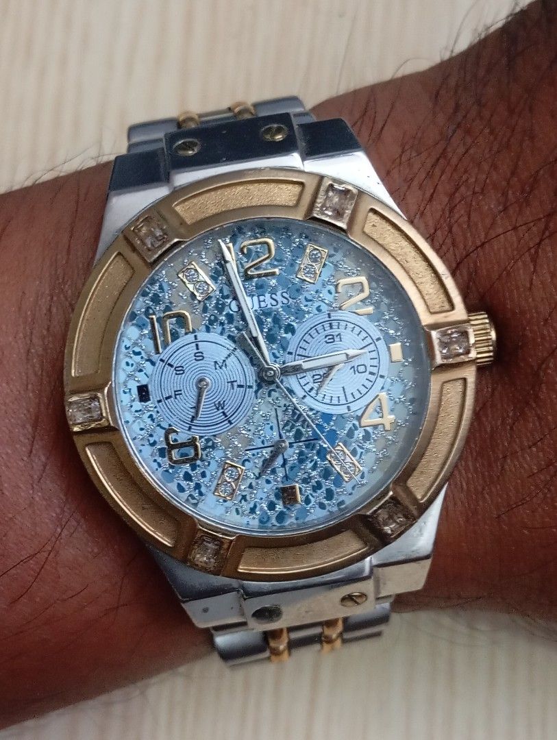 Guess (Category: Women's Watches) located in Las Pinas. Submitted by quick_deals_great_finds2 (Listing ID 1468348037, Image 3). Description: Original good working condition Quartz with battery 40mm Fits wrist size 6.5 inches.