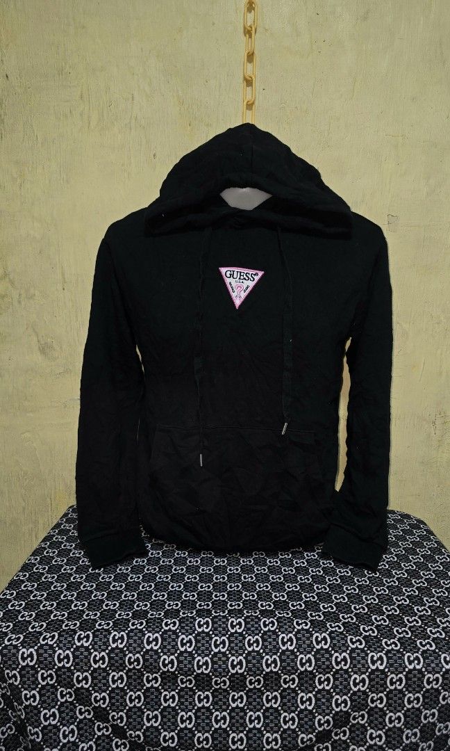 Guess Pull Over Hoodie (Category: Hoodies) located in Hinigaran. Submitted by thrift_street_6106 (Listing ID 1468428100, Image 1). Description: (Guess) Pull Over Hoodie. (MID LOGO DESIGN.) DIMES'20'27. MEDIUM Good as new. No issue..