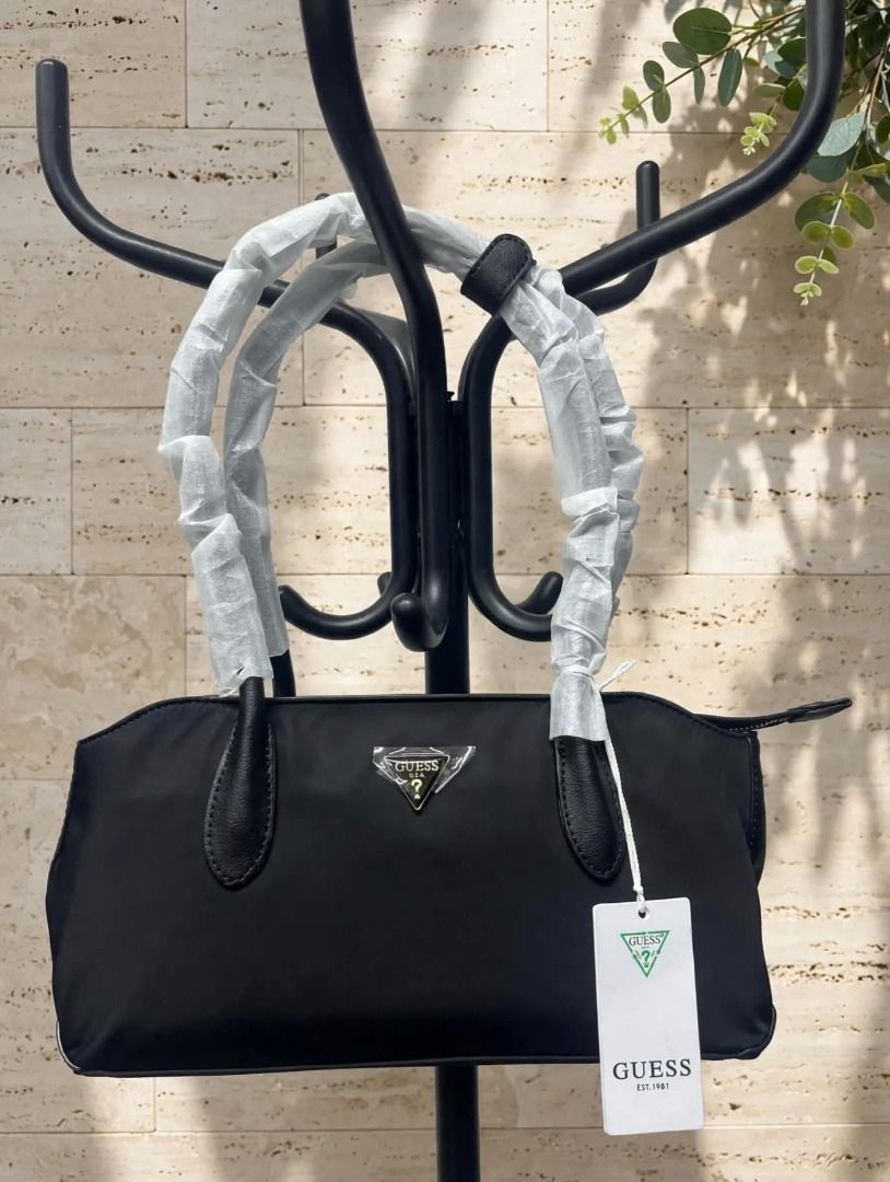 Guess Shoulder Bag Black (Category: Shoulder Bags) located in Rizal. Submitted by hiraya16 (Listing ID 1468304210, Image 1). Description: Onhand ready to ship DM for inquiries. ✉️.