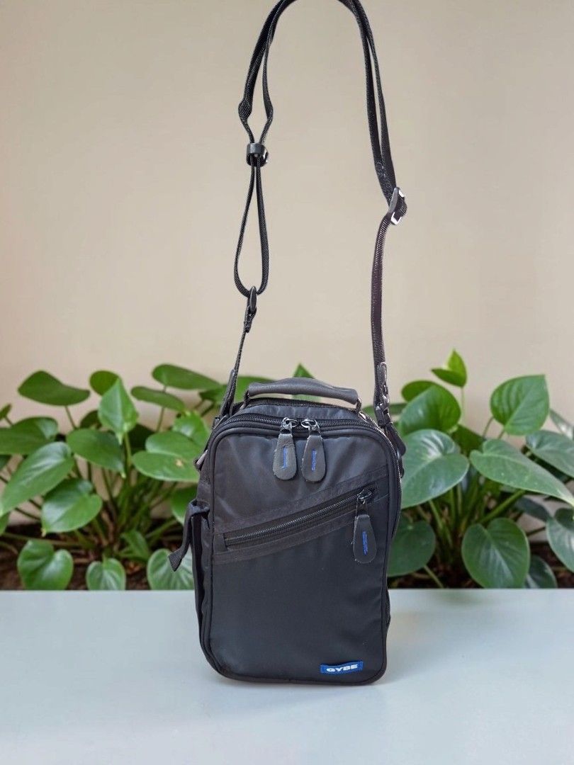 GYBE NYLON CROSSBODY FOR MEN (Category: Sling Bags) located in Las Pinas. Submitted by annachiaonair2037 (Listing ID 1468336109, Image 2). Description: GYBE NYLON CROSSBODY BAG FOR MEN FROM JAPAN DETACHABLE ADJUSTABLR STRAP 2 MAIN COMPARTMENT H 9" L 7" W 3" Disclaimer: I am not affiliated with, associated with, or authorized by any of the brands featured posted. Any mention of brand names, trademarks, or logos is solely for identification and ref