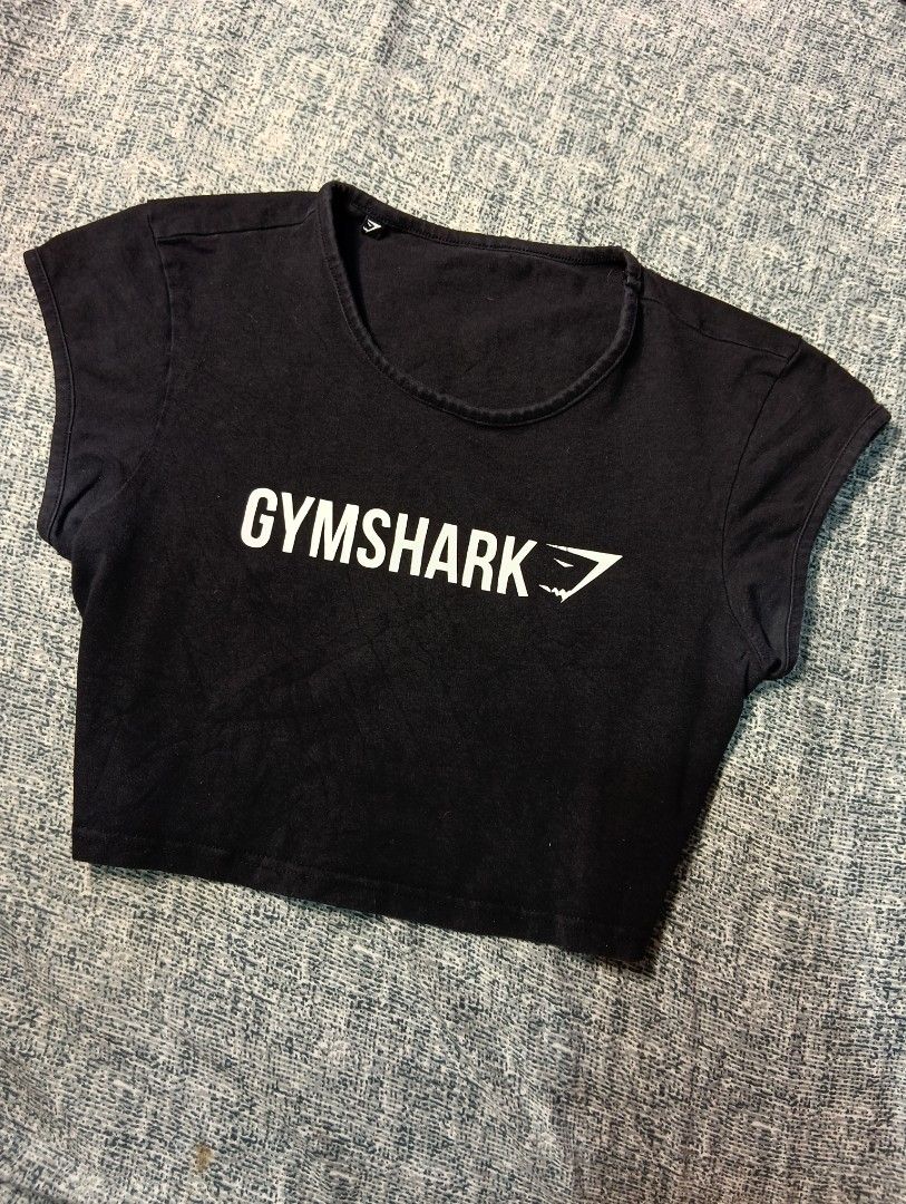 Gym shark crop top (Category: Activewear) located in Binangonan. Submitted by uhwhynot (Listing ID 1468444980, Image 1). Description: missing tag small to medium.