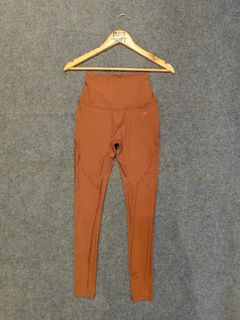 (Category: ) located in . Submitted by bsb.streetluxvintage.clothing (Listing ID 1468425529, Image 1). Description: .