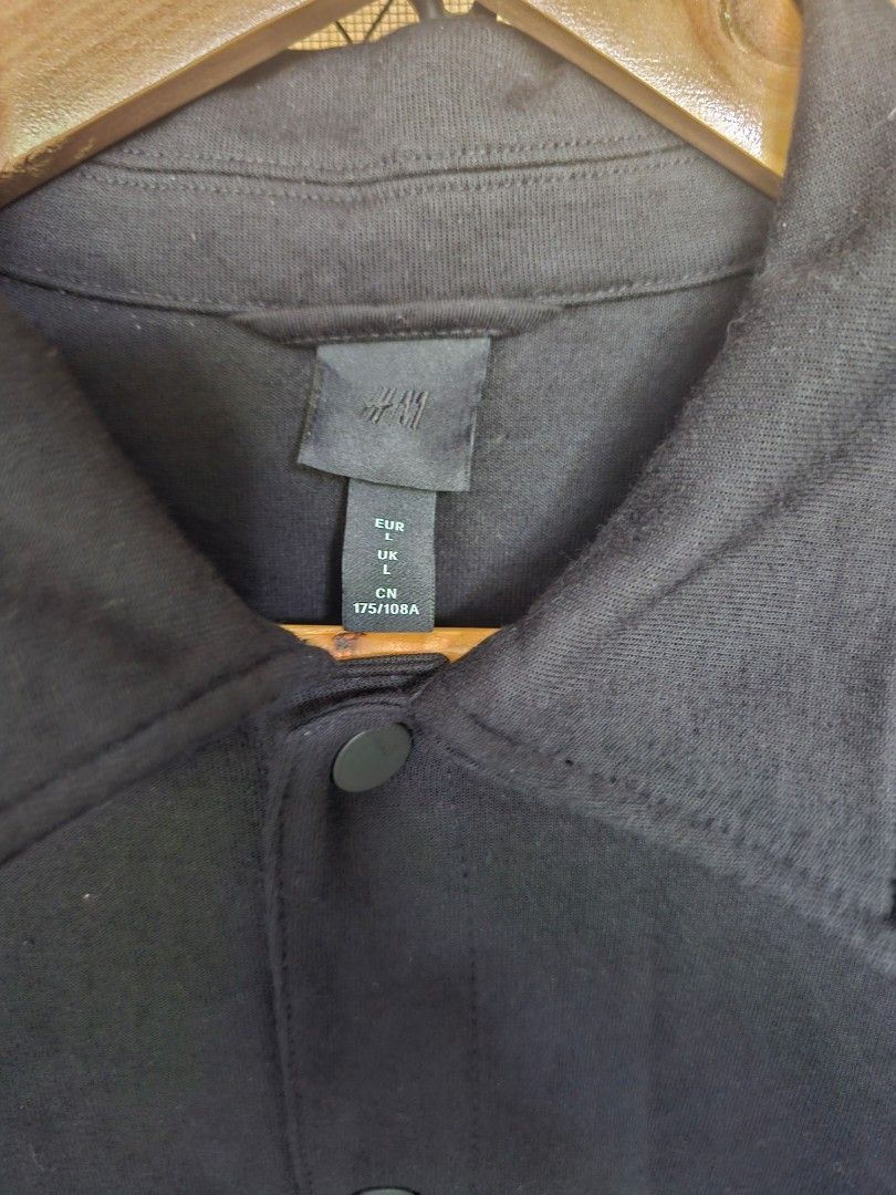 H and M cotton overshirt (Category: Coats, Jackets and Outerwear) located in Pasig City. Submitted by a.ejs. (Listing ID 1468292715, Image 3). Description: H and M cotton overshirt Black Large, 23 x 28 Good as new, used couple of times 600 Santolan, Pasig.