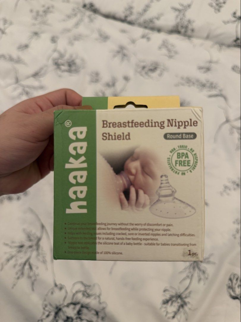 Haakaa Breastfeedinh Nipple Shield (Category: Breastfeeding & Bottle Feeding) located in Daet. Submitted by clothandthingsph (Listing ID 1468304129, Image 1). Description: Tried it once. Kaso konti breastmilk ko kaya di ko rin nagamit kasi nag formula na agad si baby. You can watch sa youtube or tiktok paano gamitin ng tama. Maganda gamitin kasi hindi talaga masasaktan nipple while feeding the baby. .