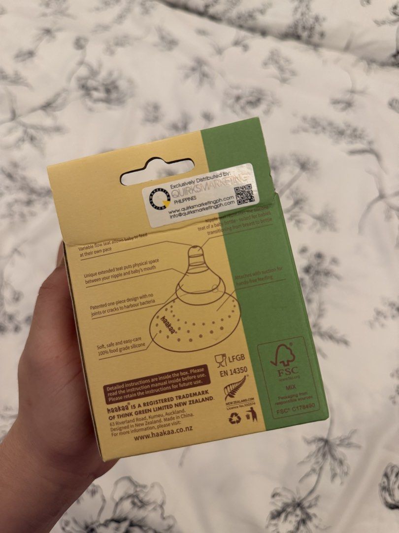 Haakaa Breastfeedinh Nipple Shield (Category: Breastfeeding & Bottle Feeding) located in Daet. Submitted by clothandthingsph (Listing ID 1468304129, Image 2). Description: Tried it once. Kaso konti breastmilk ko kaya di ko rin nagamit kasi nag formula na agad si baby. You can watch sa youtube or tiktok paano gamitin ng tama. Maganda gamitin kasi hindi talaga masasaktan nipple while feeding the baby. .