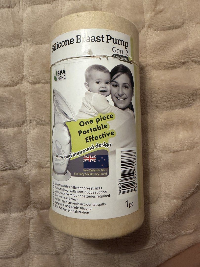 Haakaa Silicone Breast Pump Gen.2 100ml with Box (Category: Breastfeeding & Bottle Feeding) located in Mabalacat. Submitted by rizasells (Listing ID 1468397163, Image 2). Description: - Authentic Haakaa Generation 2 Silicone Breast Pump - Generous 100ml capacity for effortless milk collection - One-piece portable design featuring a secure suction base to stop accidental spills - Made from 100% safe, food-grade silicone (BPA, PVC, and phthalate-fr