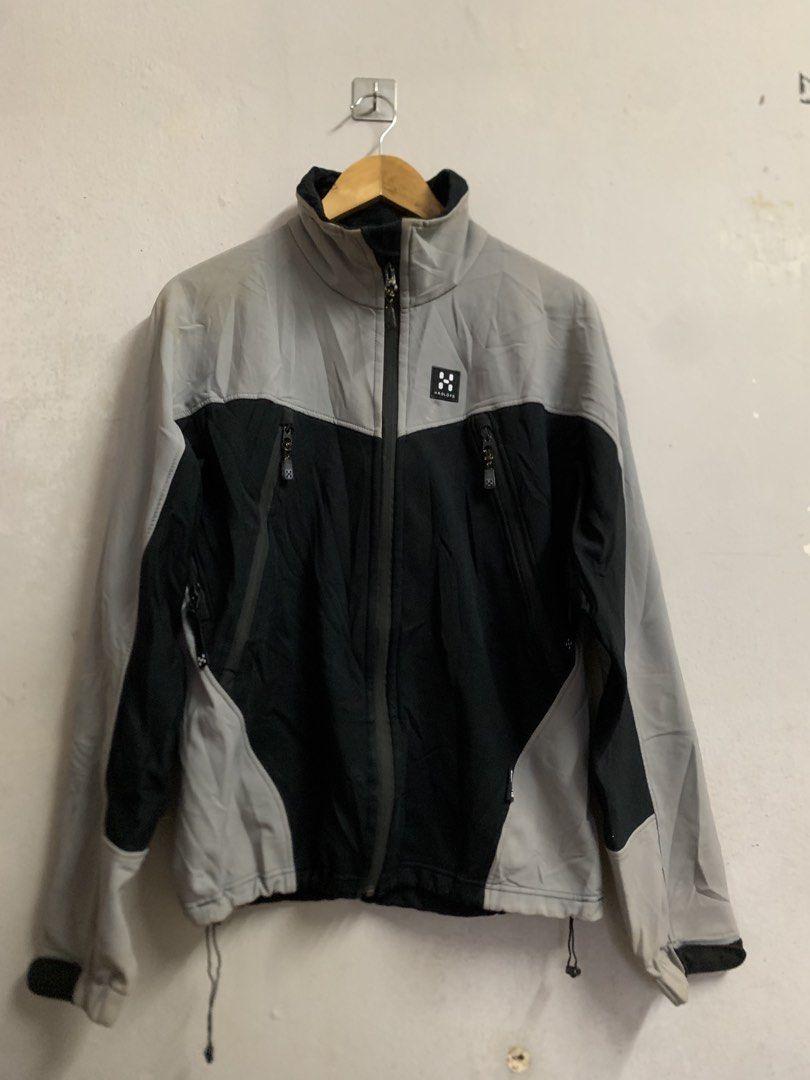 HAGLOFS sofshell windstopper jacket (Category: Coats, Jackets and Outerwear) located in Shah Alam. Submitted by buyie_ (Listing ID 1468343083, Image 1). Description: P 20 L 27.