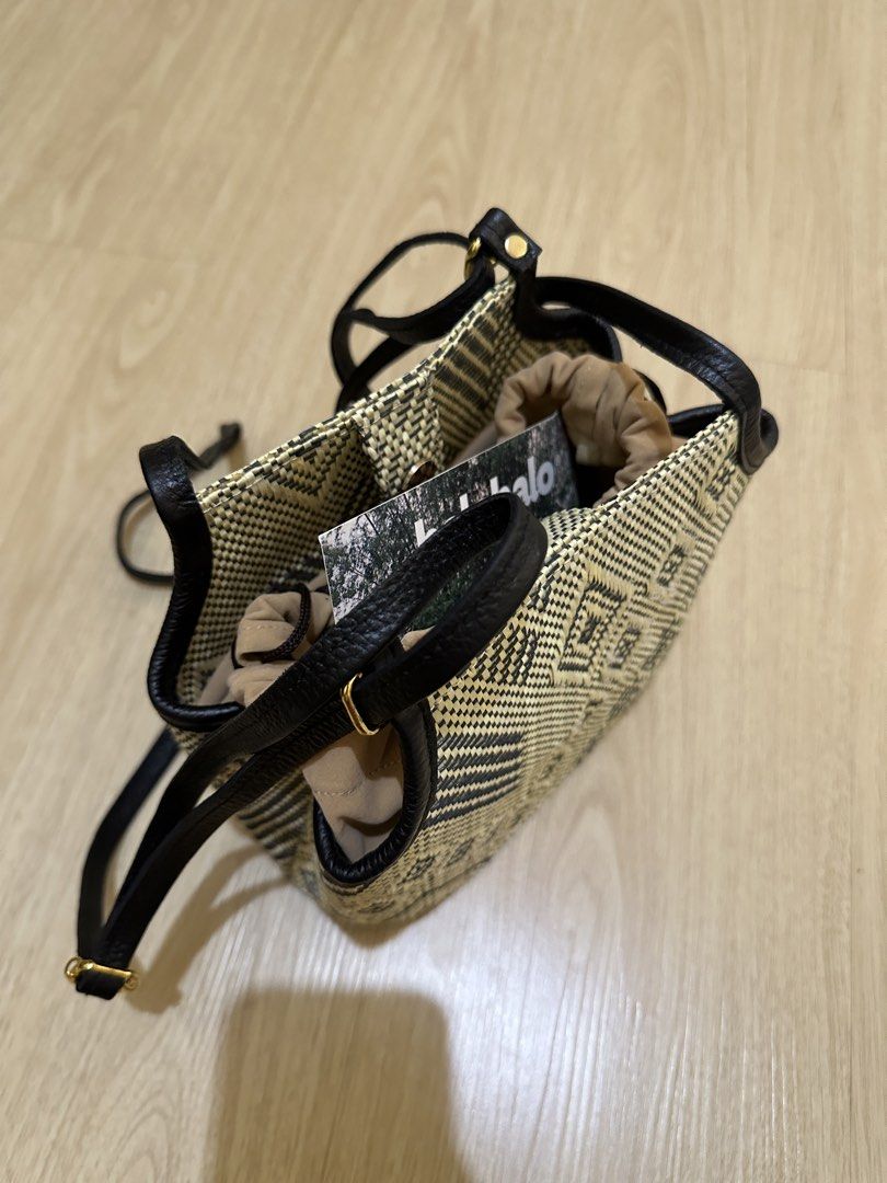 Halohalo Gaia Bag in Black (Category: Shoulder Bags) located in Batangas. Submitted by anjmxx (Listing ID 1468352621, Image 2). Description: - Halohalo Gaia Bag in Black - Bought directly from the website (original receipt in photos) - With dust bag - Used 4x only - No issues RFS: I prefer big bags now (as a mom 😅).