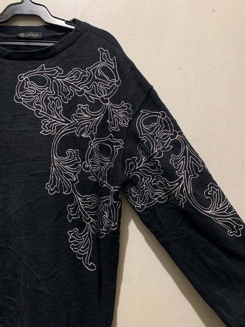 Hard to find thrift (Category: Luxury Apparel) located in Marikina City. Submitted by poypoy07 (Listing ID 1468362158, Image 1). Description: Versace Baroque Embroidered Sweatshirt Size M - A74739 Mainline Made in Italy Authentic 100%.