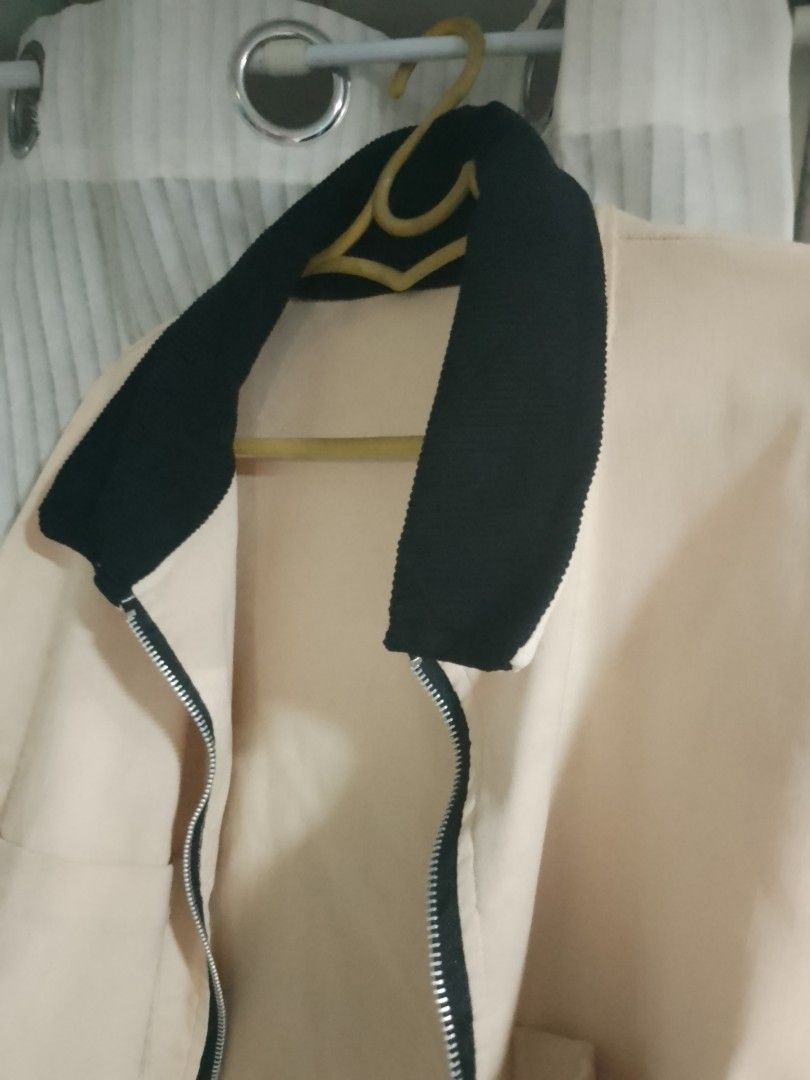 Harrington crop jacket (Category: Coats, Jackets and Outerwear) located in Manila. Submitted by warmtiger.a2c491 (Listing ID 1468358660, Image 3). Description: .