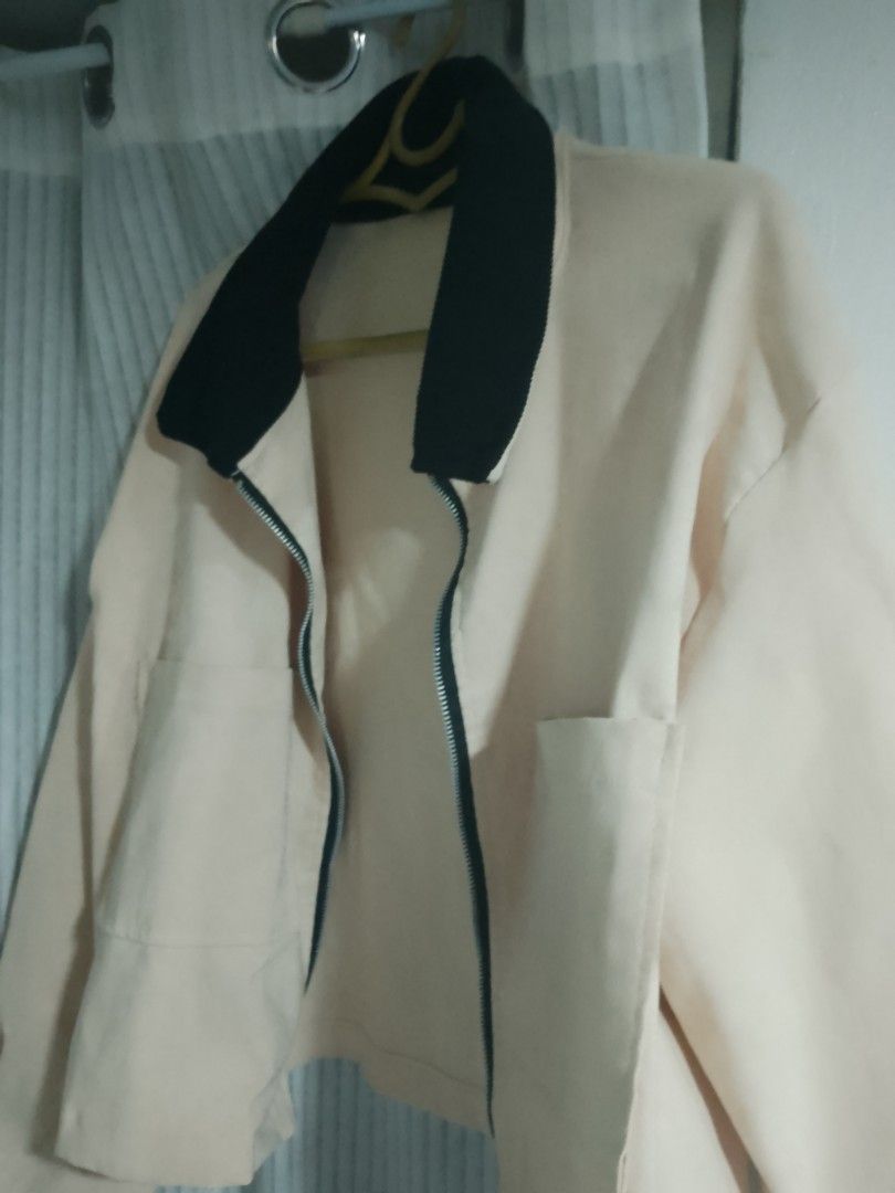 Harrington crop jacket (Category: Coats, Jackets and Outerwear) located in Manila. Submitted by warmtiger.a2c491 (Listing ID 1468358660, Image 1). Description: .