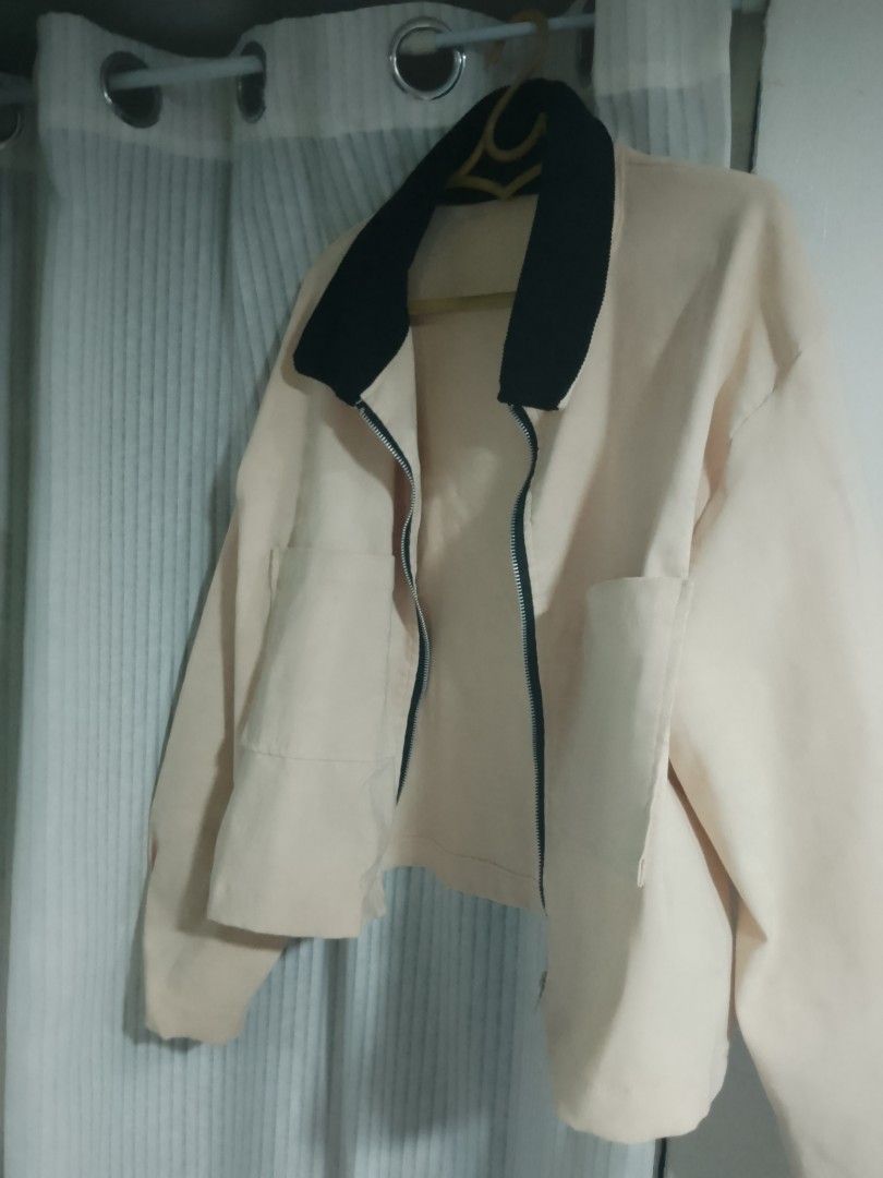 Harrington crop jacket (Category: Coats, Jackets and Outerwear) located in Manila. Submitted by warmtiger.a2c491 (Listing ID 1468358660, Image 2). Description: .