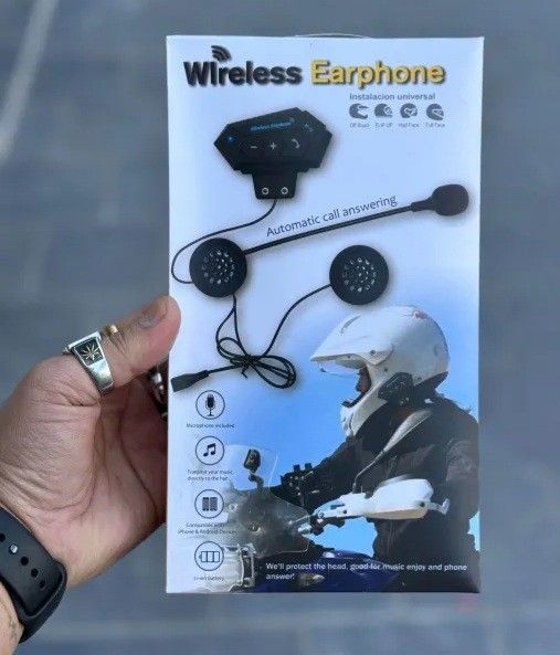 Headset Motorcycle Helmets BT12 Bluetooth (Category: Other Gadgets) located in Manila. Submitted by noel_cap (Listing ID 1468332751, Image 1). Description: BT12 Bluetooth Headset Motorcycle Helmets that lets you stream music, take hands-free phone calls Specifications • Bluetooth Version: Typically V4.0, V4.1, V4.2, or V5.0 depending on the specific variant [1, 2, 3] • Battery: Built-in 3.7V / 500mAh rechargeable lithium-ion battery [1, 2, 3] • B