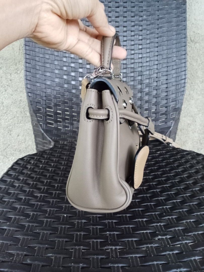 HERMES KELLY DOLL SMALL (Category: Cross-body Bags) located in Vinzons. Submitted by gracecollectionsph09 (Listing ID 1468433980, Image 2). Description: GOOD CONDITION ISSUE MISSING LOCK PAYMENT FIRST BICOL LOCATION.