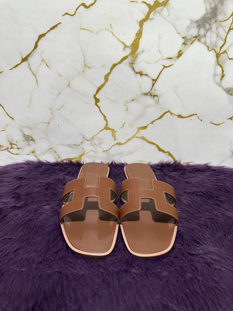 Hermes oran (Category: Flats & Sandals) located in Marikina City. Submitted by georgiaprelovestuff (Listing ID 1468453514, Image 1). Description: size 41 PLEASE READ BEFORE MAKING AN OFFER: 🔹No inclusions since this is preloved 🔹NO to low ballers please 🔹NO meetups due to busy schedule 🔹If you make an offer, please get the item let's not waste each other's time 🔹NO return NO exchange NO cancellation 🔹Please manage your expectation since all